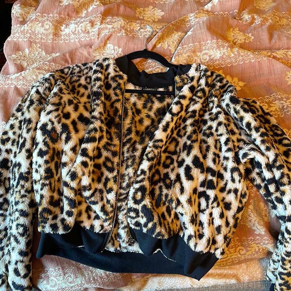 Large express cheetah/leopard zip up fuzzy jacket